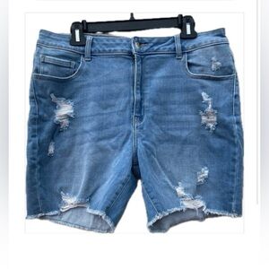Fashion Nova jeans shorts size 2XL.